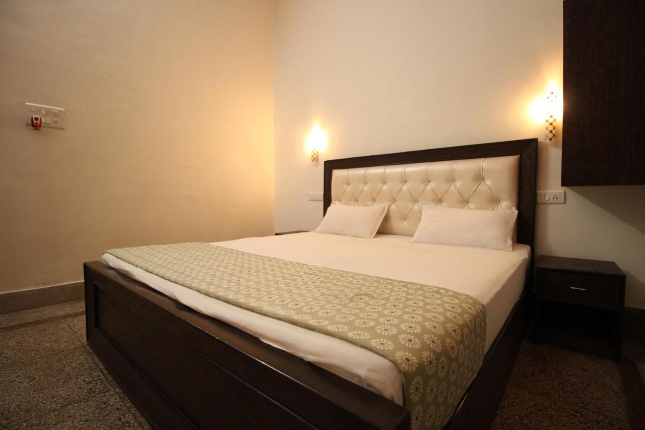 Hotel Vacation Джапур Экстерьер фото