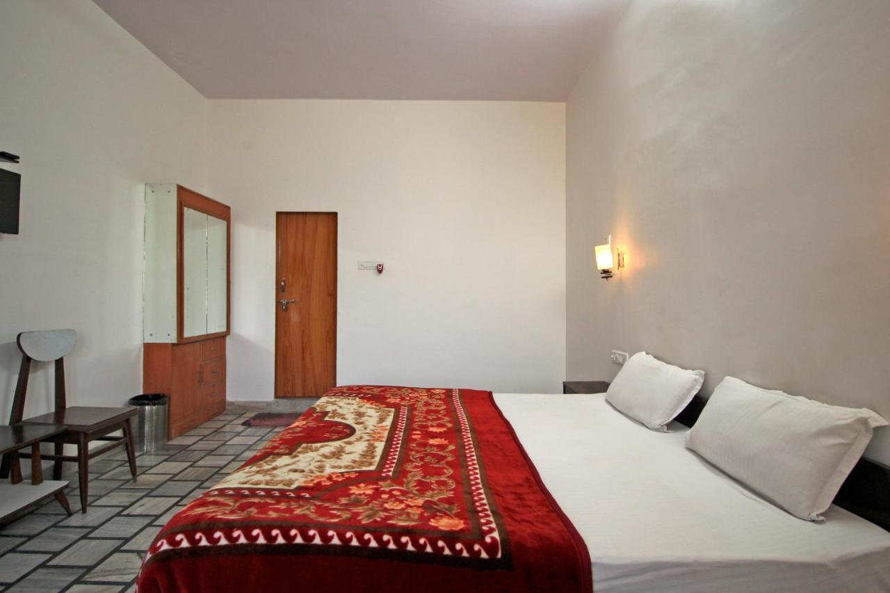 Hotel Vacation Джапур Экстерьер фото