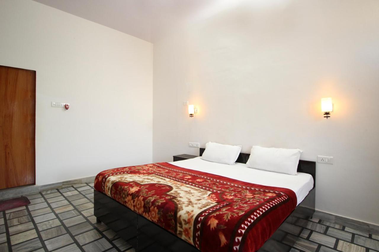 Hotel Vacation Джапур Экстерьер фото